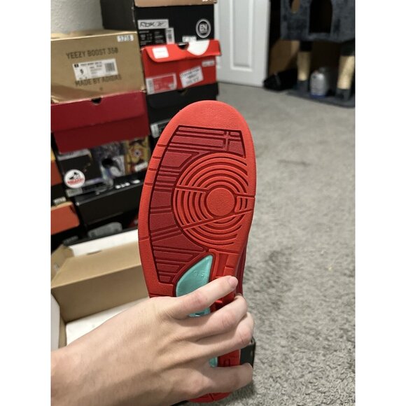 Jordan 2 Retro Low Gym Red 2016 Size 9.5 - Picture 3 of 4